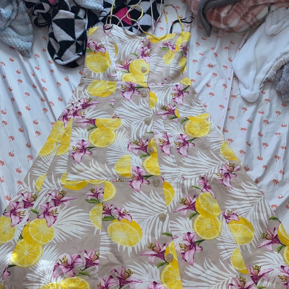 Cute summer dress, lemons and flowered patterns